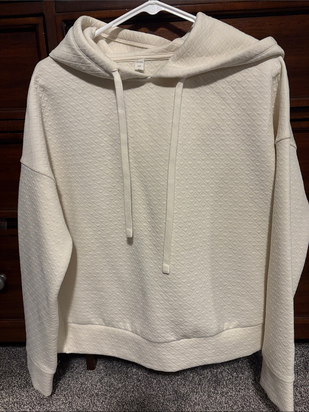 ALO Yoga Cream Quilted Hooded Pullover